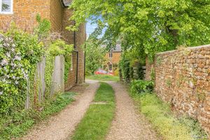 High Street Hook Norton